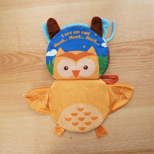 Sách vải lật mở có nhạc giúp bé phát triển giác quan và vận động tinh peekaboo